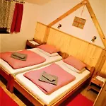 Konukevi Pod Orechom 3*